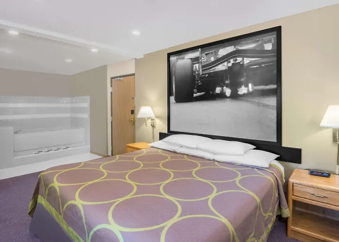Super 8 By Wyndham Knoxville