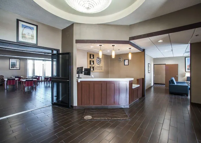 Comfort Inn & Suites Hazelwood - St Louis