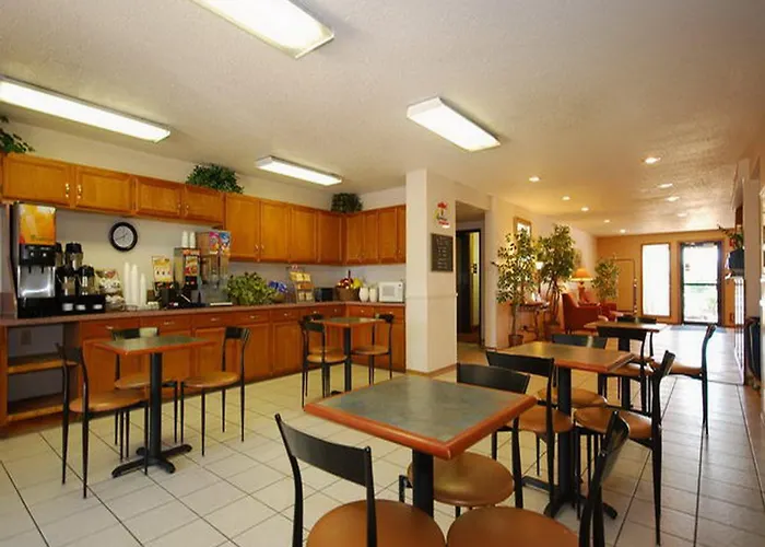 Super 8 By Wyndham Grapevine/Dfw Airport Northwest