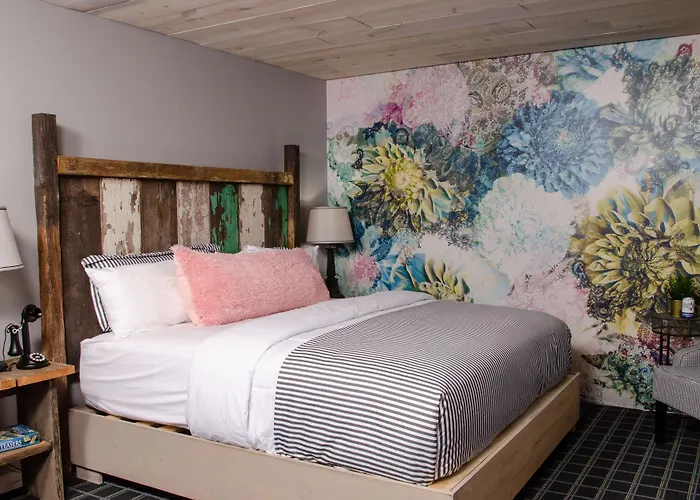 Vintage Block Inn & Suites