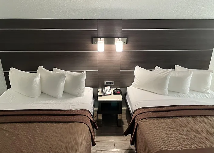 Econo Lodge Inn & Suites Near Lackland Afb