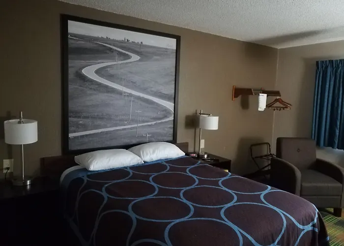 Super 8 By Wyndham Keokuk