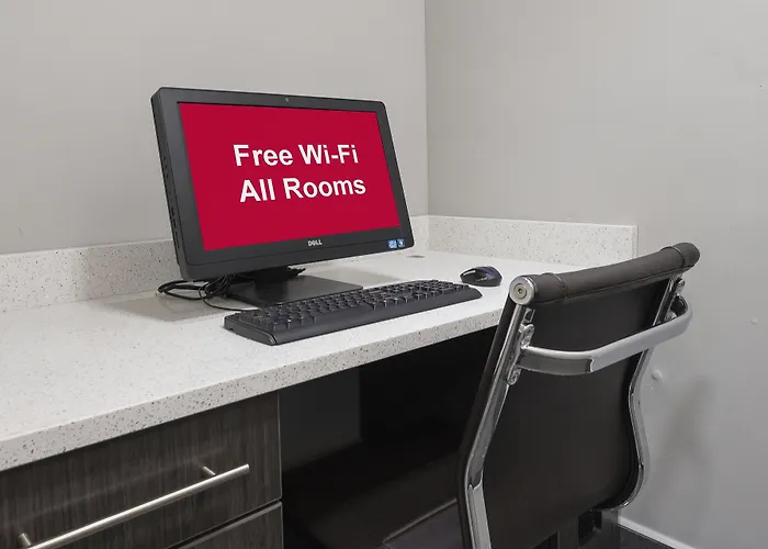 Red Roof Inn & Suites Calhoun