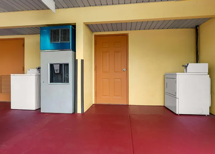 Americas Best Value Inn-Montezuma