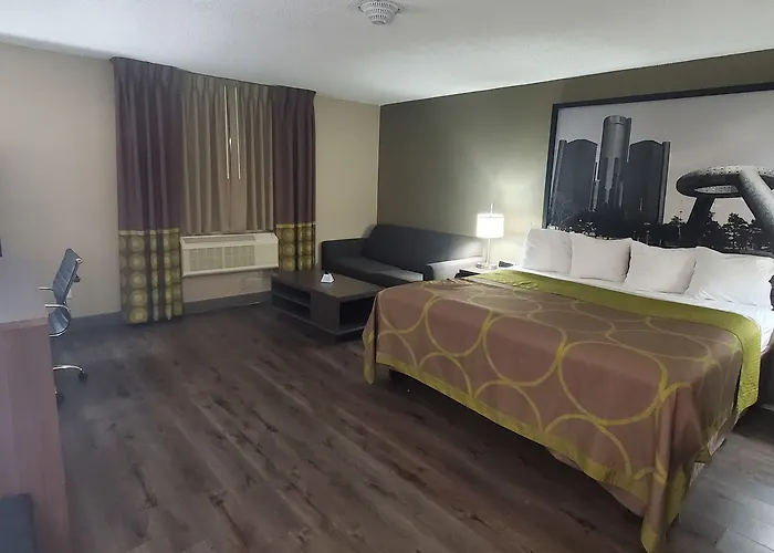 Super 8 By Wyndham Sterling Heights/Detroit Area