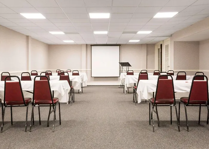 Ramada By Wyndham Paintsville Hotel & Conference Center