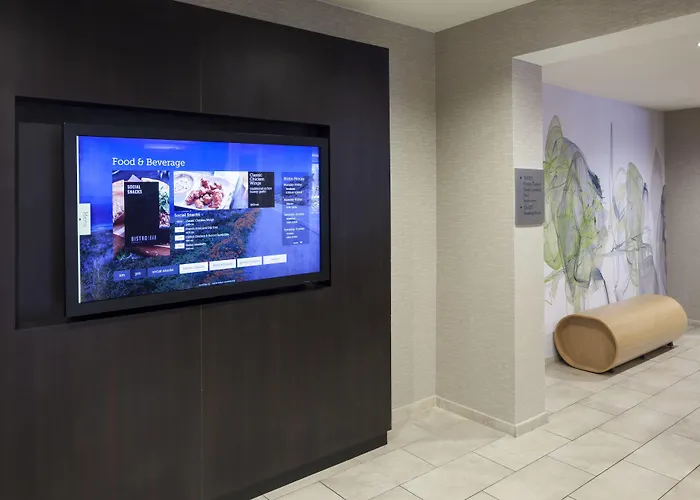 Courtyard By Marriott Pensacola