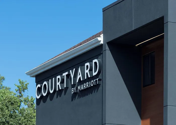 Courtyard By Marriott Pensacola