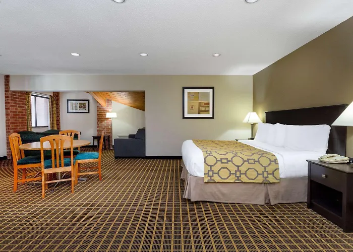 Baymont By Wyndham Harvard