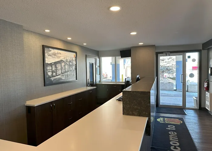 Super 8 By Wyndham Lethbridge