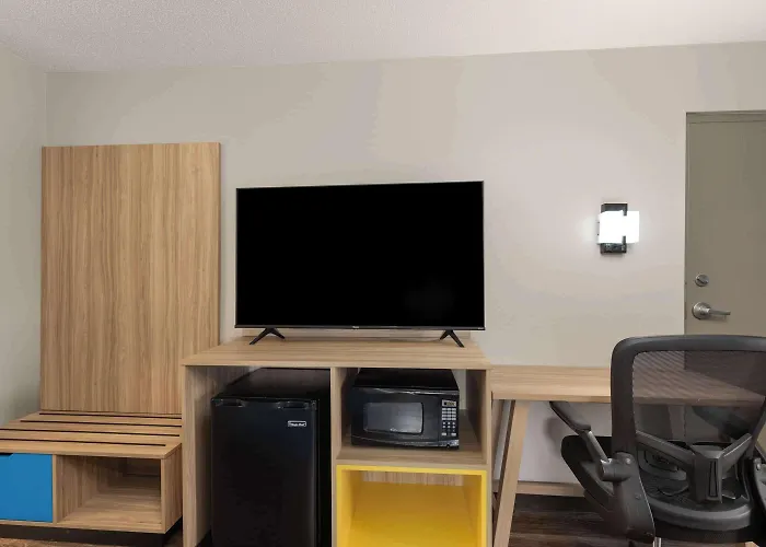Days Inn By Wyndham Oak Grove/Ft. Campbell