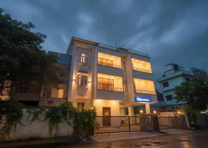 Fabhotel Buddha Residency