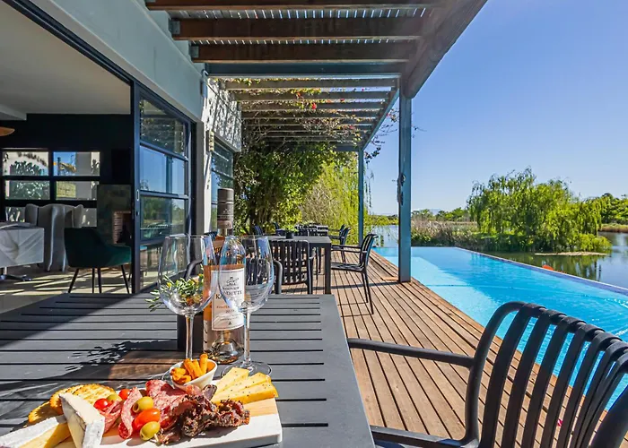 Ladybird Boutique Hotel At Kanonkop Operated By Touch Down Africa