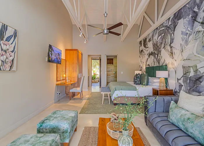 Ladybird Boutique Hotel At Kanonkop Operated By Touch Down Africa