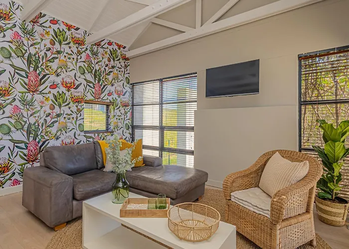 Ladybird Boutique Hotel At Kanonkop Operated By Touch Down Africa