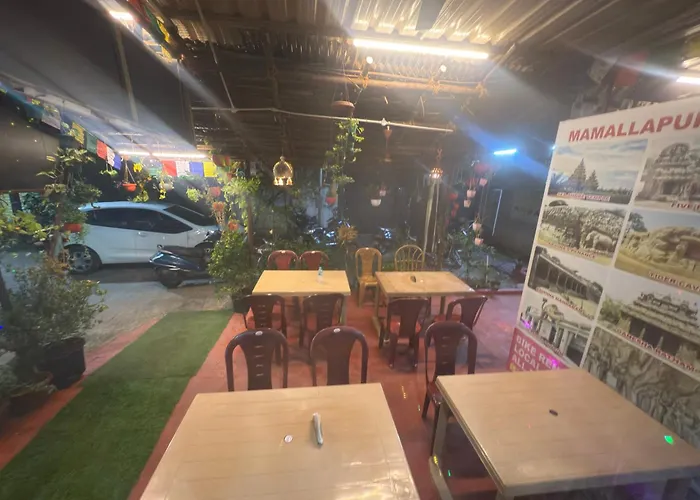 Sri Murugan Beach Paradise Hotel
