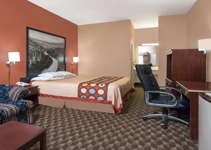 Super 8 By Wyndham Bastrop Tx