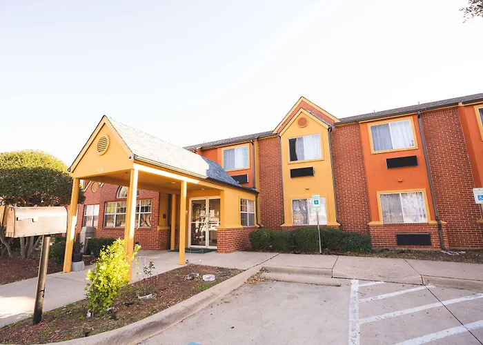 Red Roof Inn & Suites Euless - Dfw Airport Southwest