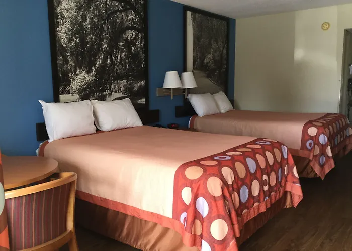 Super 8 By Wyndham Walterboro