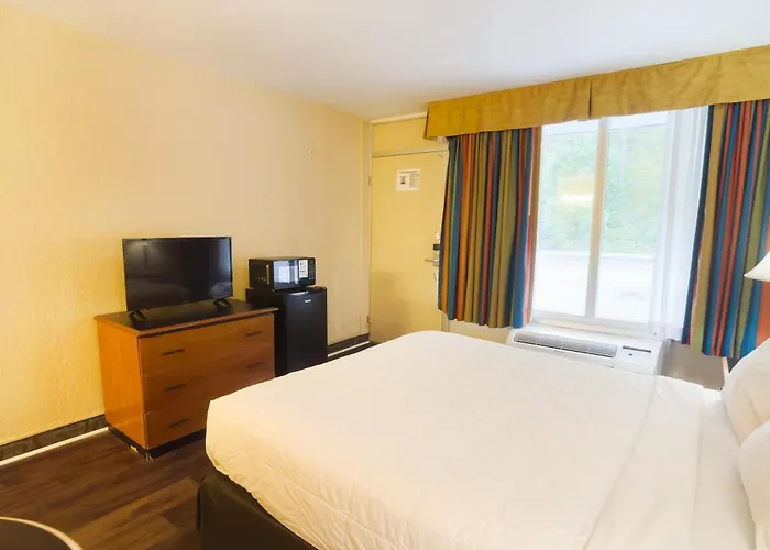 Oyo Hotel Harriman Near I-40