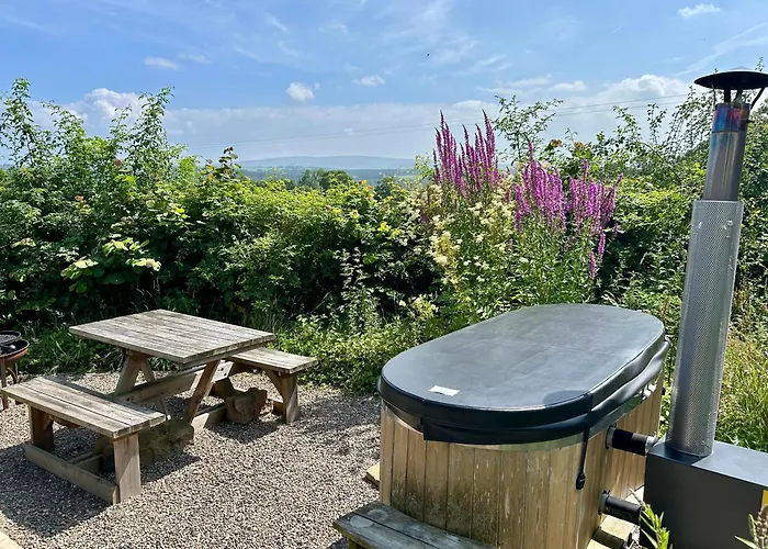 Luxury Glamping Pod - Garthside Farm Holidays