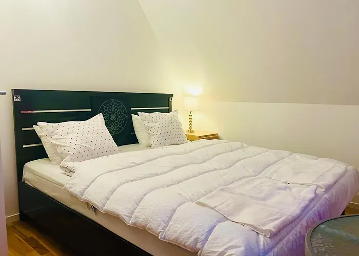 Comfortable Room In Malmoe- Husievaegen 100