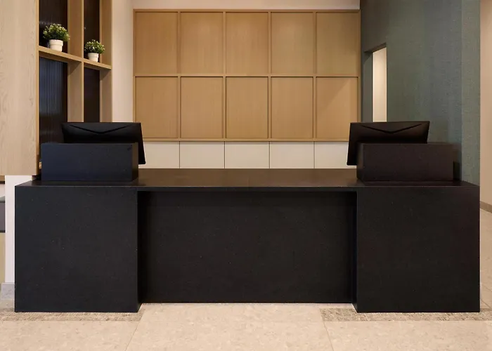 Hyatt Place Montreal Airport