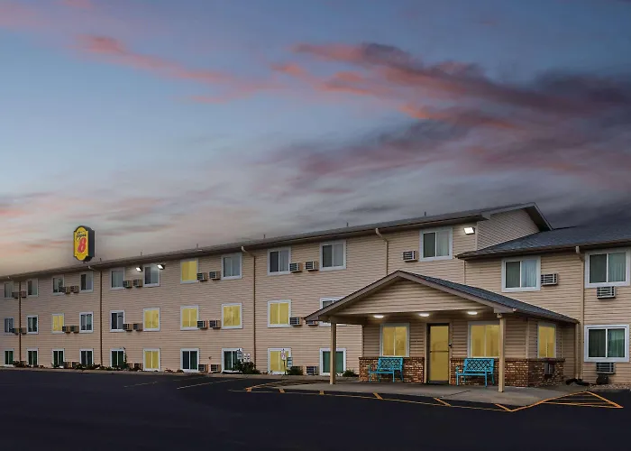 Super 8 By Wyndham Council Bluffs Ia Omaha Ne Area