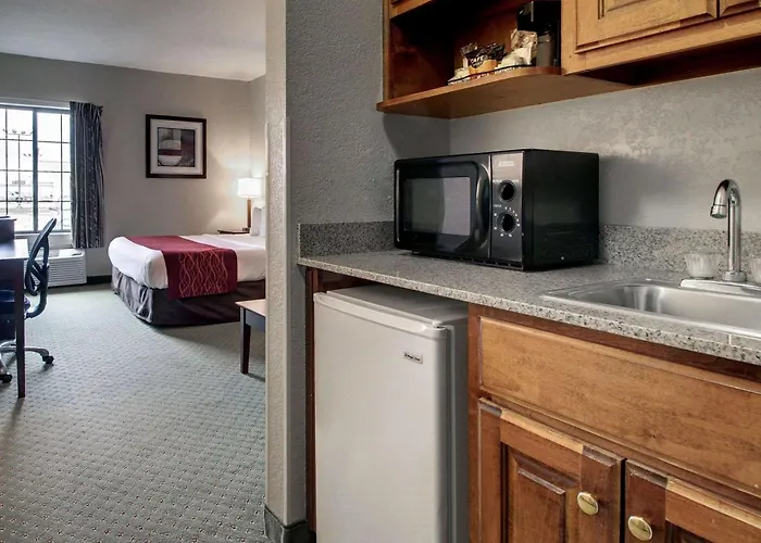 Columbia Inn & Suites
