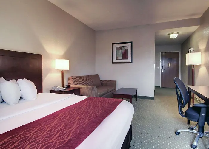Columbia Inn & Suites