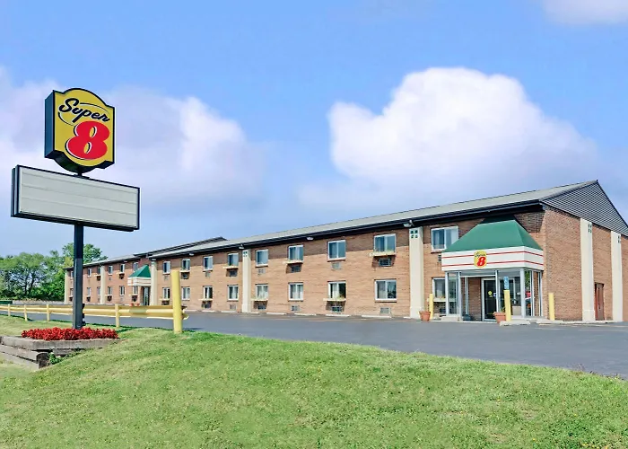 Super 8 By Wyndham Kenmore/Buffalo/Niagara Falls Area