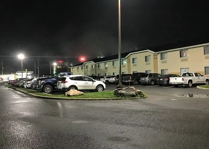 Super 8 By Wyndham Clearfield