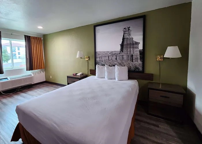 Super 8 By Wyndham Austin North/University Area