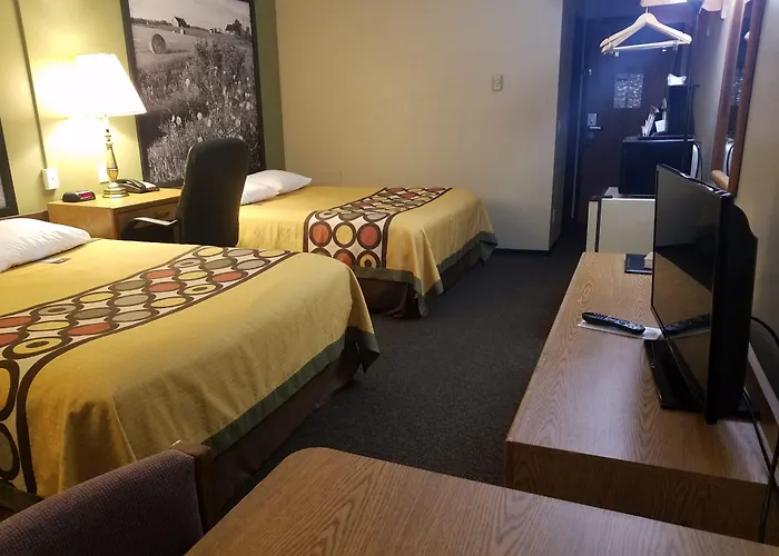 Super 8 By Wyndham Milbank Sd