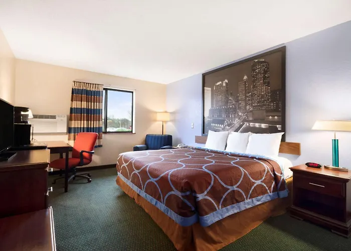 Super 8 By Wyndham Charlotte University