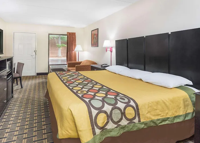 Super 8 By Wyndham Lithonia