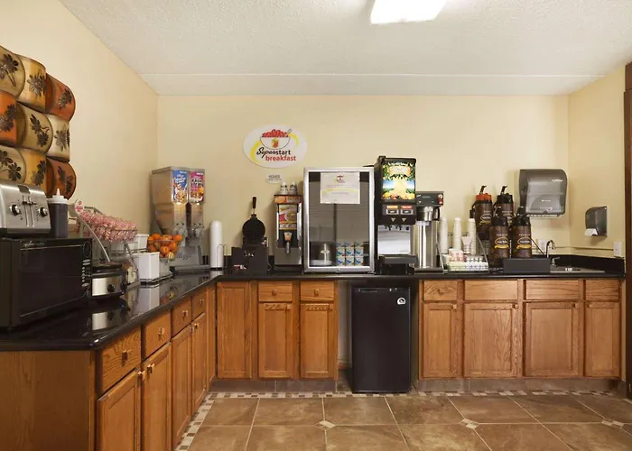Super 8 By Wyndham West Fargo Main Ave Nd