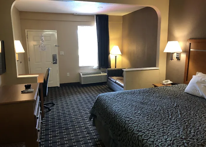 Days Inn By Wyndham Columbus