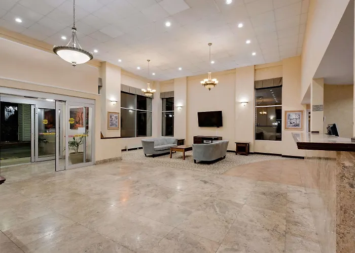 Ramada By Wyndham Cleveland Airport West
