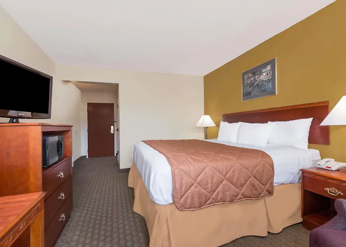 Days Inn By Wyndham Norton