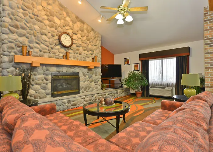 Ramada By Wyndham Platte City Kci Airport