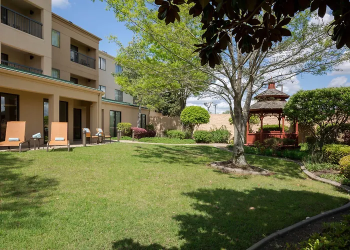 Courtyard By Marriott Monroe Airport