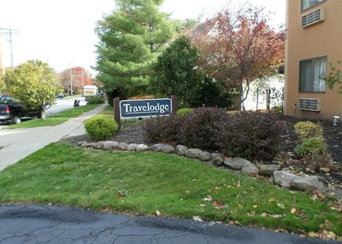 Travelodge By Wyndham Cleveland Lakewood