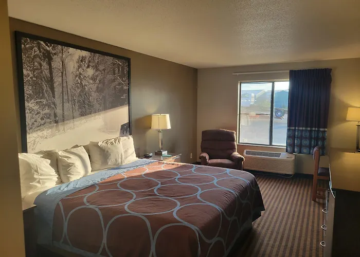 Super 8 By Wyndham Portage