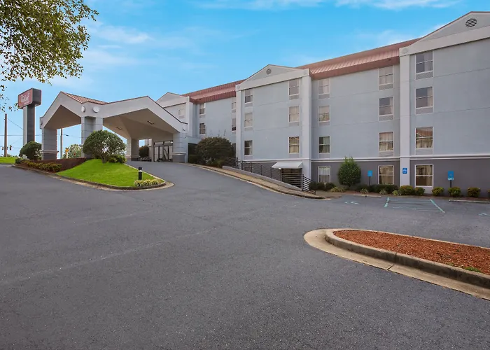 Red Roof Inn & Suites Newnan