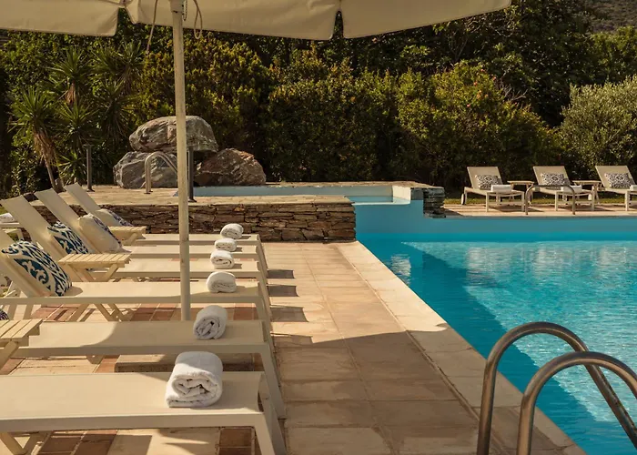 Paradise Art Hotel By Mr And Mrs White