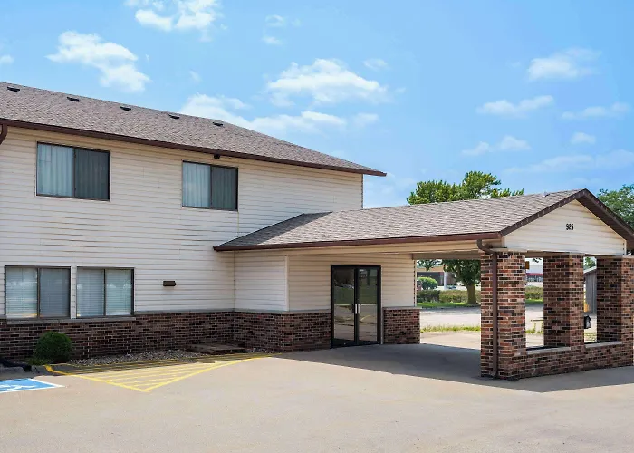 Super 8 By Wyndham Dyersville