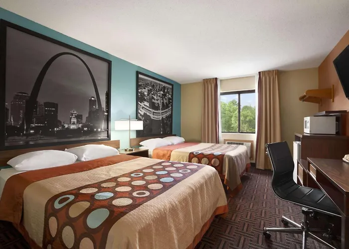 Super 8 By Wyndham Fairview Heights-St. Louis