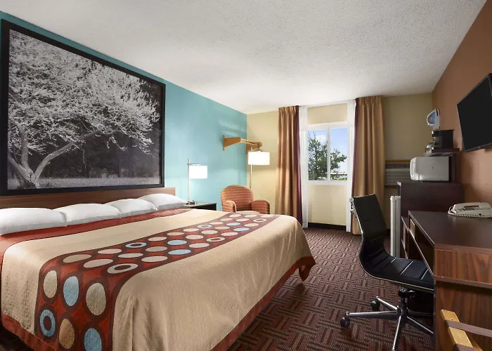 Super 8 By Wyndham Marion