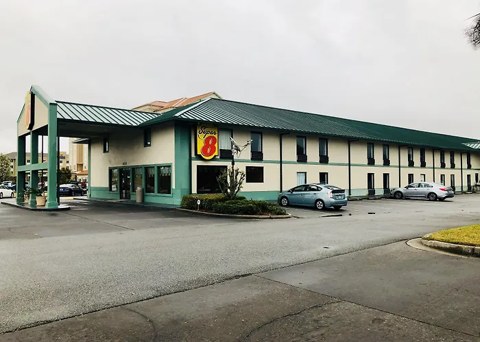 Super 8 By Wyndham Valdosta Ga I-75 Hotel